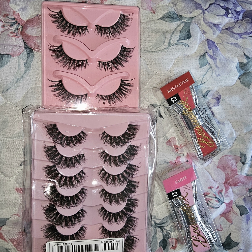 Lashes & Lipsticks